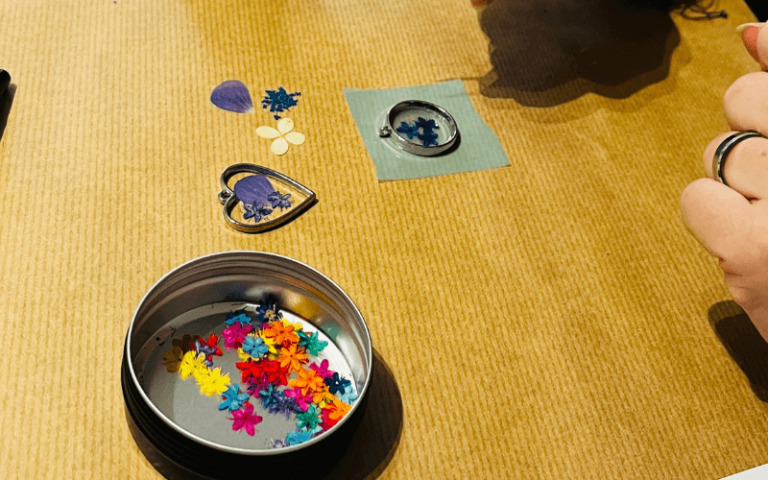 12warsztaty-bizuteria-z-zywicy