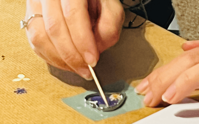 15warsztaty-bizuteria-z-zywicy