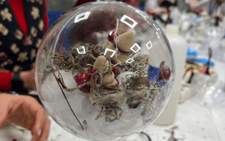 10warsztaty-swiateczna-kula-sniezna