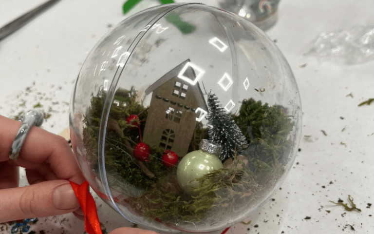 12warsztaty-swiateczna-kula-sniezna
