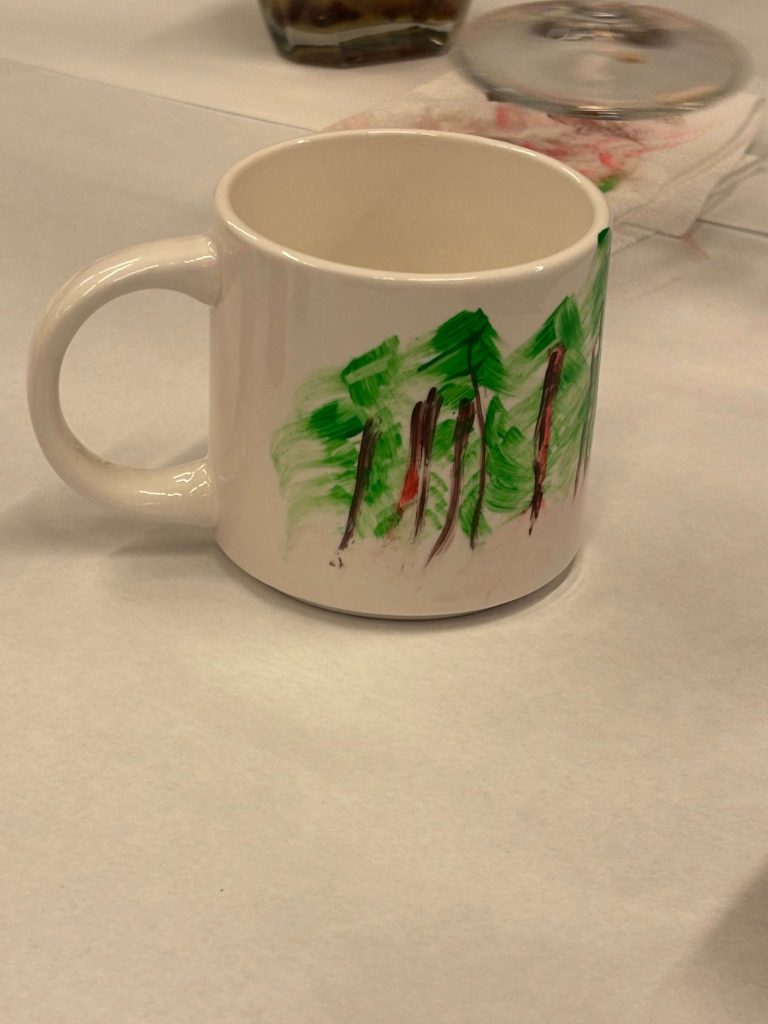 warsztaty-swiateczne-malowanie-kubkow6204