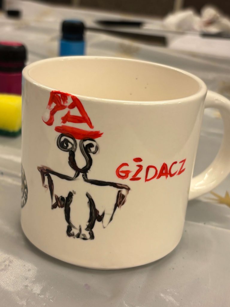 warsztaty-swiateczne-malowanie-kubkow6223